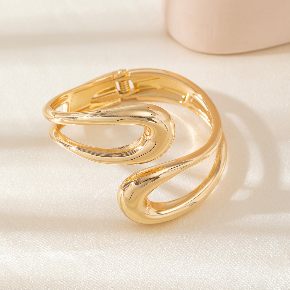 Personalized Hammered Irregular Gold Bracelet For Women - Norellé