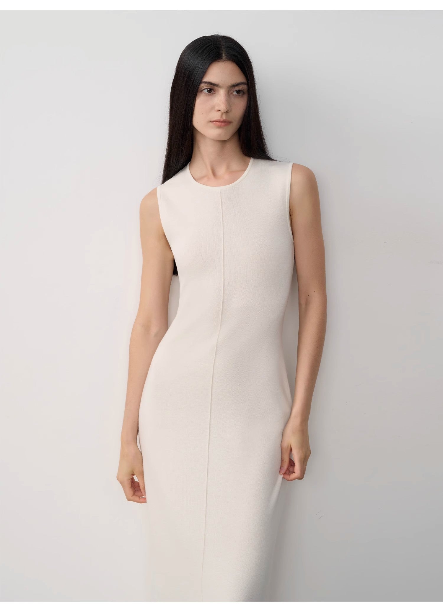 Limited Edition Baslan Merino Wool Extra Long Sleeveless Knit Dress - Norellé
