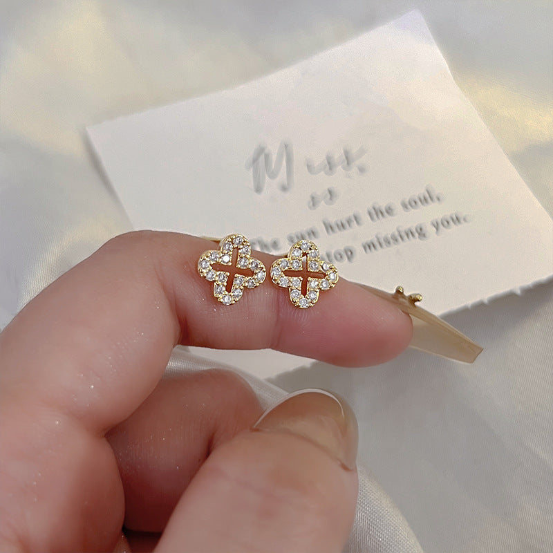 Gentle And Versatile Temperament Commuting Earrings - Norellé