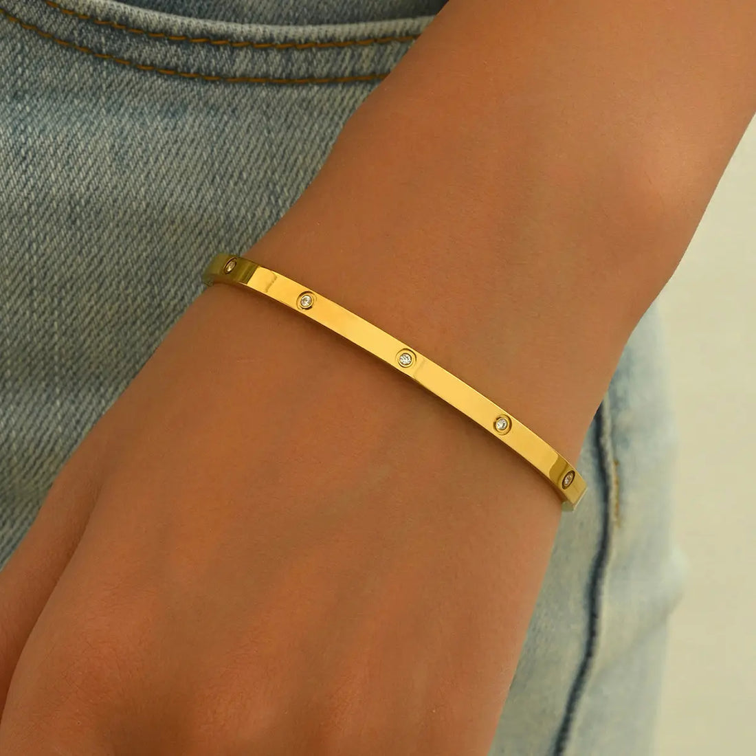 Lxalry 18K Gold Plated Stainless Steel Minimalist Bracelet Hypoallergenic Circle Rhinestone Jewelry  Secure Inlay Tarnish Free Design Skin Safe Luxury Gift For Her Golden Hour Glow, Everyday Wear A - Norellé
