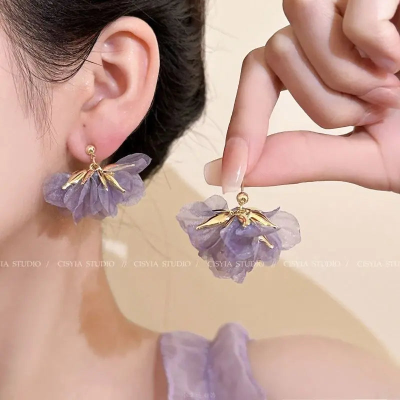 Net Yarn Flowers Earrings - Norellé