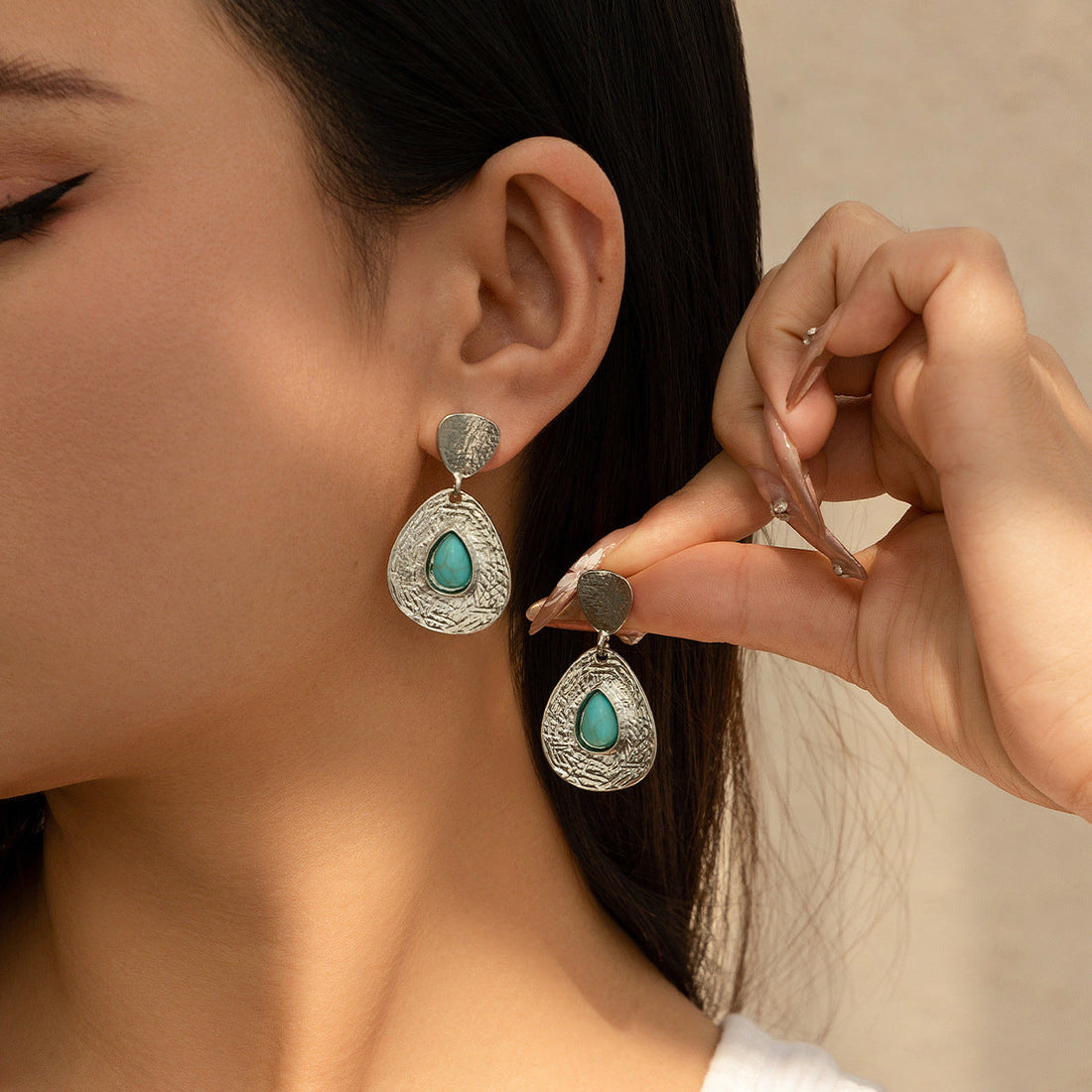 Drop-shaped Micro-inlaid Turquoise Pleated Ear Studs - Norellé