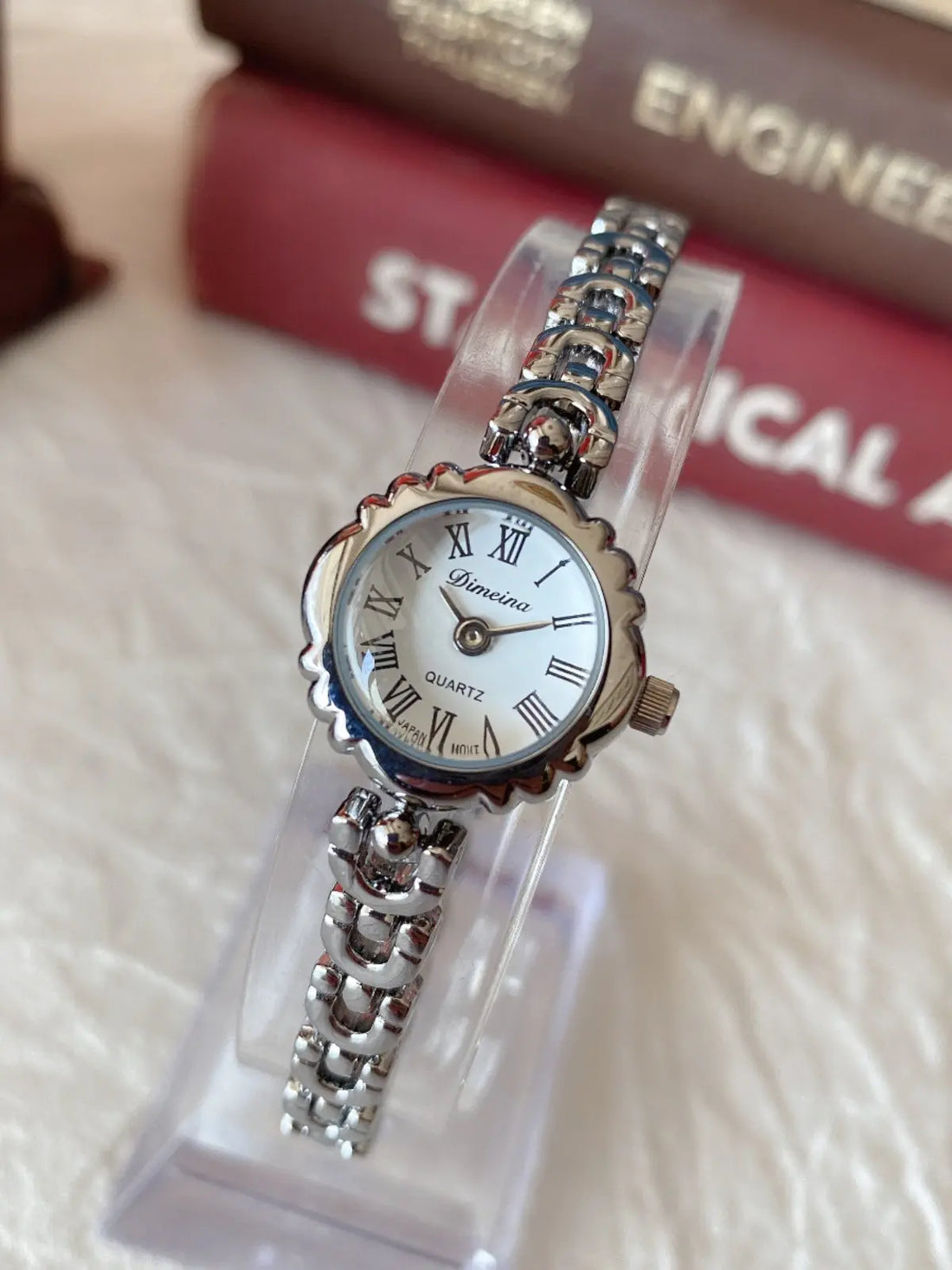 Casual Retro Bracelet Quartz Women's Watch - Norellé