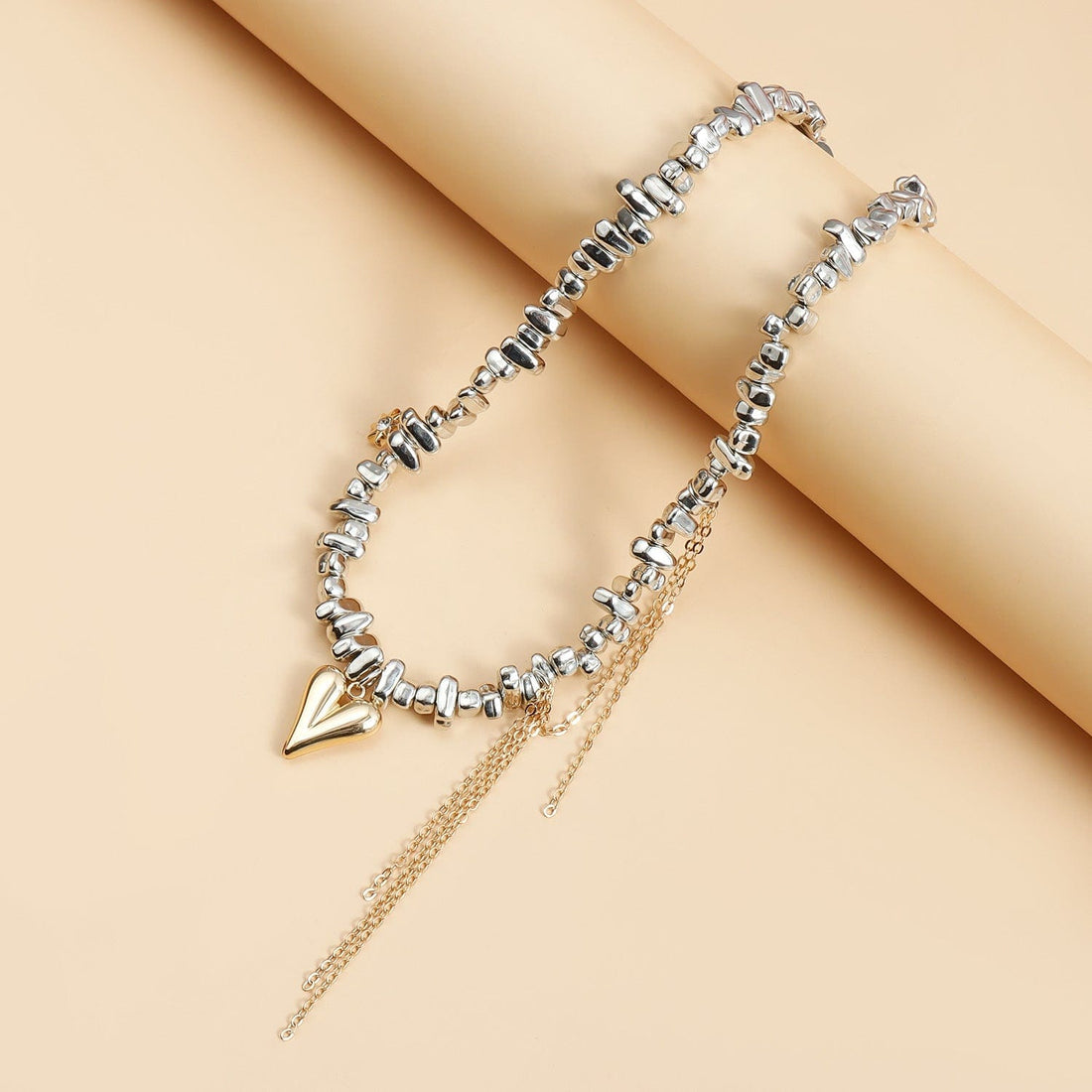 Heart Tassel Pendant Irregular Beaded Clavicle Necklace - Norellé