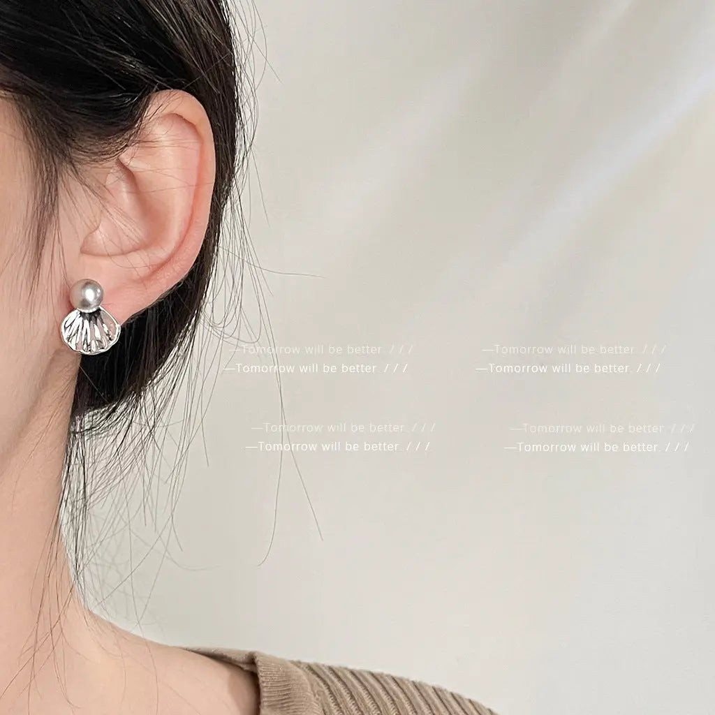 Light Luxury Shell Simple Temperament Pearl Earrings - Norellé
