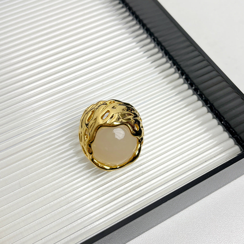 Antique Round Texture Hollow Inlaid Natural Stone Ring - Norellé