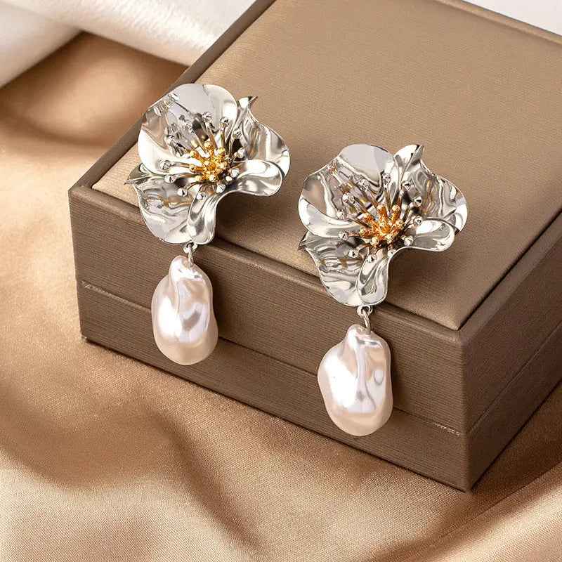 Ins Style Temperament Shaped Pearl Flower Earrings - Norellé