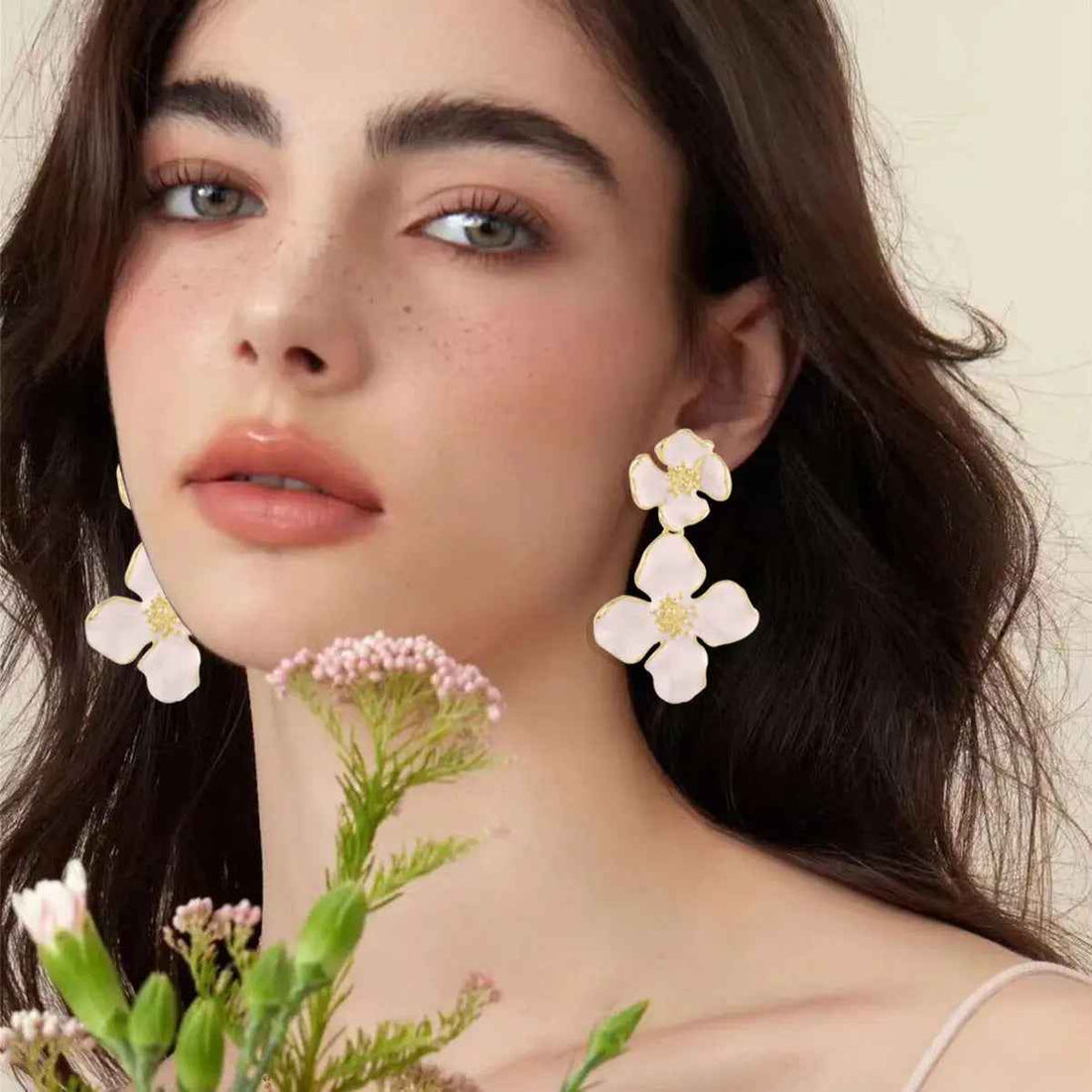 Drop Oil Camellia Earrings Hong Kong Style Retro - Norellé